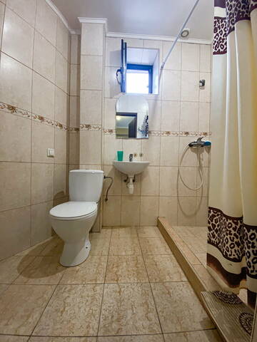 Фото номера Двухместный номер с 1 кроватью и балконом Гостиница Кинг г. Алушта 4