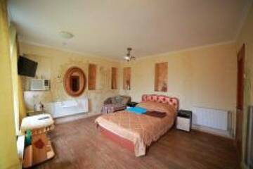 Фото номера Улучшенный двухместный номер с 1 кроватью Гостевой дом Волна г. Алушта 2