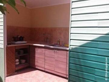 Фото номера Трехместный номер &quot;Комфорт&quot; с душем Гостиница Guest House Ugolok г. Алушта 8