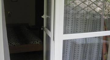 Фото номера Трехместный номер &quot;Комфорт&quot; с душем Гостиница Guest House Ugolok г. Алушта 5