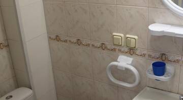 Фото номера Классический трехместный номер Гостиница Kiparisoviy Dvorik Guest House г. Алушта 4