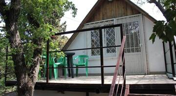 Фото номера Улучшенный семейный номер Гостиница Kiparisoviy Dvorik Guest House г. Алушта 9