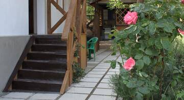 Фото номера Трехместный номер эконом-класса Гостиница Kiparisoviy Dvorik Guest House г. Алушта 5