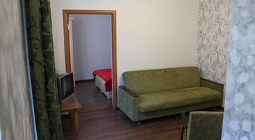 Фото номера Трехместный номер -люкс Гостиница Kiparisoviy Dvorik Guest House г. Алушта 4