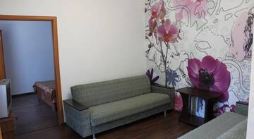 Фото номера Четырехместный номер -люкс Гостиница Kiparisoviy Dvorik Guest House г. Алушта 2