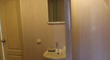 Фото номера Улучшенный семейный номер Гостиница Kiparisoviy Dvorik Guest House г. Алушта 6