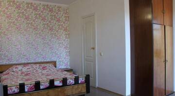 Фото номера Стандартный трехместный номер Гостиница Kiparisoviy Dvorik Guest House г. Алушта 6
