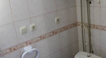 Фото номера Трёхместный номер с хорошим видом Гостиница Kiparisoviy Dvorik Guest House г. Алушта 3