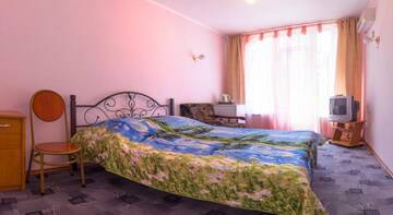 Фото номера Двухместный номер с 1 кроватью и балконом Гостиница Vostorg Mini Hotel г. Алушта 12