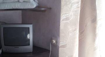 Фото номера Cемейный номер с отдельной ванной комнатой Гостиница Guest House Beregovoy г. Алушта 4