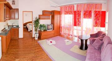 Фото номера Люкс с террасой Гостиница Aquamarine г. Алушта 9