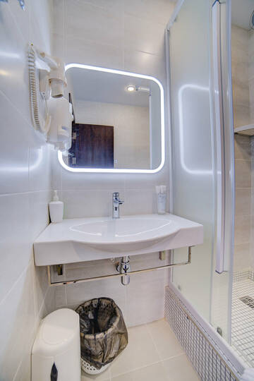 Фото номера Трехместный номер Делюкс Гостиница Южный берег г. Алушта 7