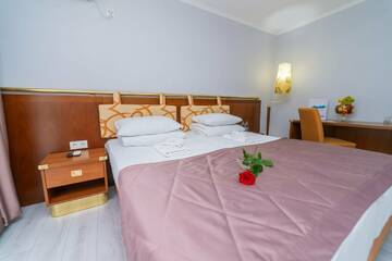 Фото номера Двухкомнатный делюкс Санаторий Славутич г. Алушта 16