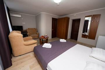 Фото номера Однокомнатный фэмили Санаторий Славутич г. Алушта 3