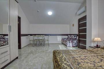 Фото номера Апартамент двухкомнатный. Корпус №9 Санаторий Славутич г. Алушта 5