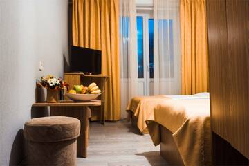 Фото номера 2-х местный эконом. Корпус №4, 5, 6 Санаторий Славутич г. Алушта 2