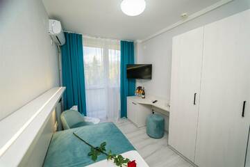 Фото номера Одноместный Бизнес Санаторий Славутич г. Алушта 8