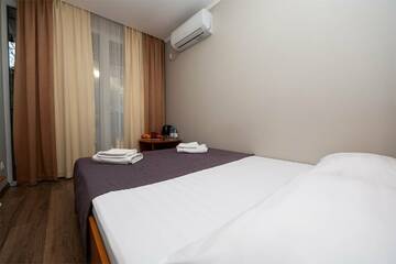 Фото номера Двухместный комфорт дабл Санаторий Славутич г. Алушта 4