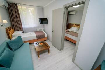 Фото номера Двухкомнатный делюкс Санаторий Славутич г. Алушта 4