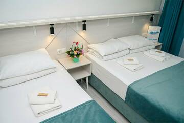 Фото номера Трехместный Бизнес Санаторий Славутич г. Алушта 12