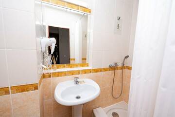 Фото номера Одноместный комфорт Санаторий Славутич г. Алушта 6