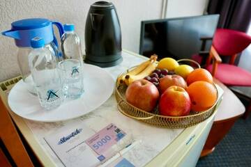 Фото номера Одноместный стандарт. Корпус № 10, 11 Санаторий Славутич г. Алушта 6