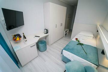 Фото номера Одноместный Бизнес Санаторий Славутич г. Алушта 2