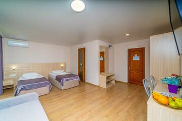 Фото номера Двухместный улучшенный. Корпус № 10, 11 Санаторий Славутич г. Алушта 16