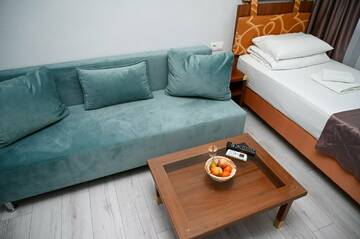 Фото номера Двухкомнатный делюкс Санаторий Славутич г. Алушта 9