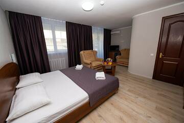 Фото номера Однокомнатный фэмили Санаторий Славутич г. Алушта 4