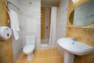 Фото номера Двухкомнатный фэмили + Санаторий Славутич г. Алушта 8