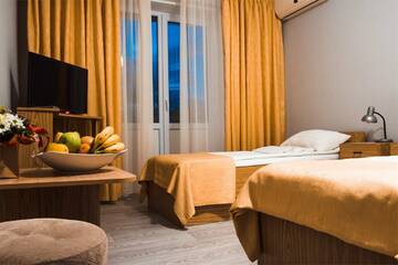 Фото номера 2-х местный эконом. Корпус №4, 5, 6 Санаторий Славутич г. Алушта 4