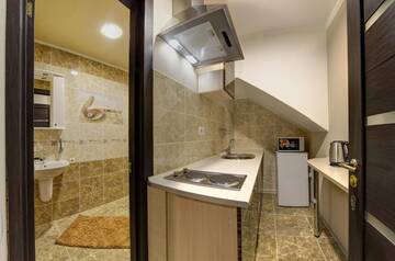 Фото номера Зебрано трехместный Гостевой дом Guest House Lora г. Алушта 5