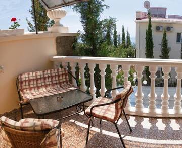 Фото номера Розовый трёхместный  Гостевой дом Guest House Lora г. Алушта 6