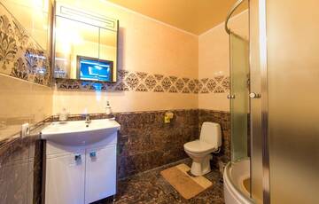 Фото номера Розовый трёхместный  Гостевой дом Guest House Lora г. Алушта 5