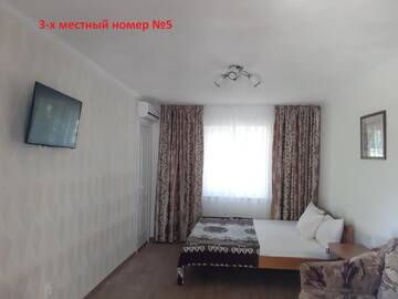 Фото номера Трехместный номер Гостиница Guest House na Baglikova 22a г. Алушта 6